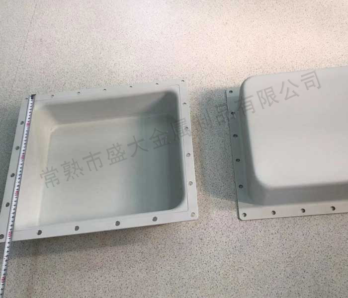 拉伸件